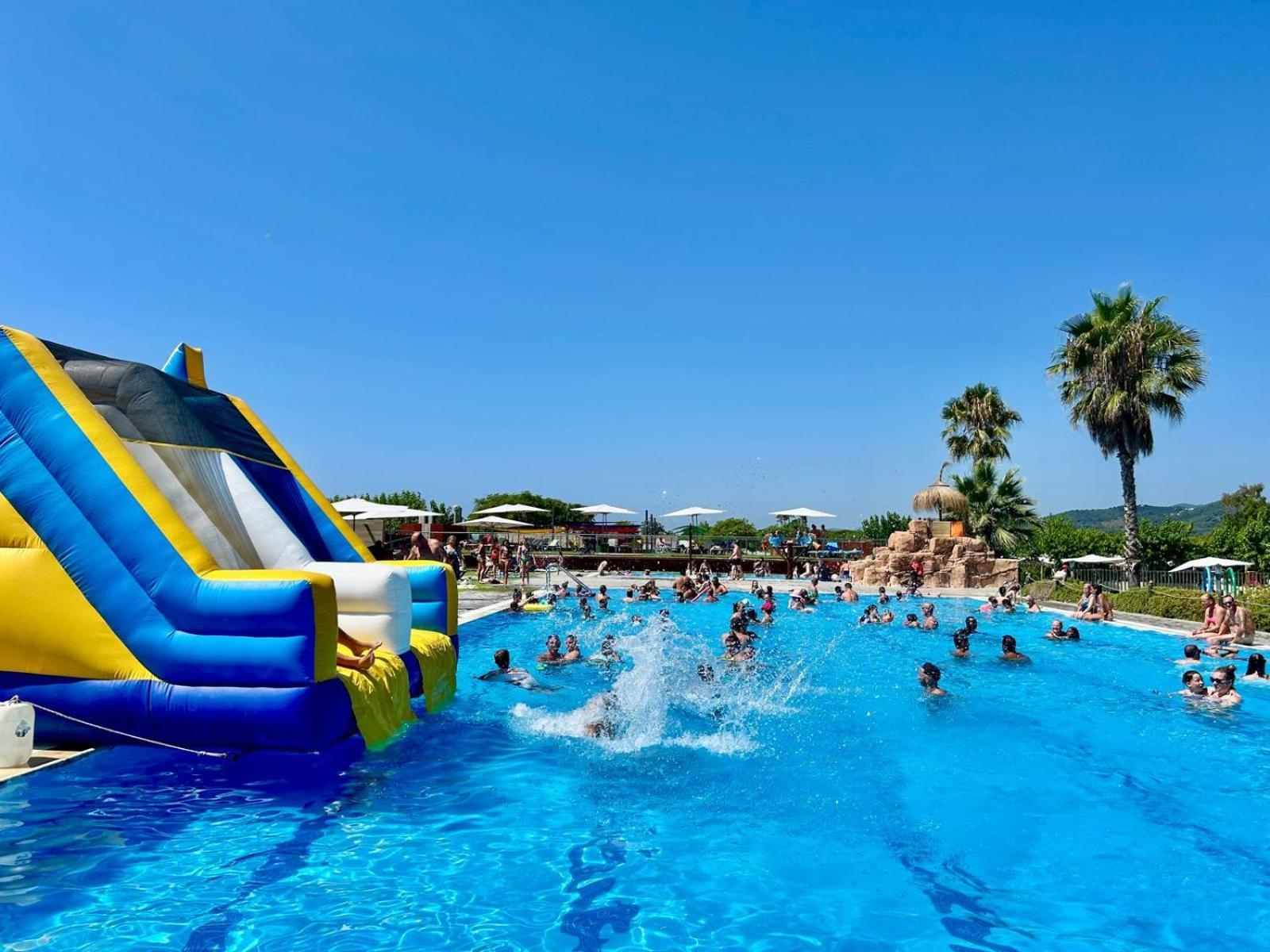 Camping Resort Els Pins Malgrat de Mar Dış mekan fotoğraf
